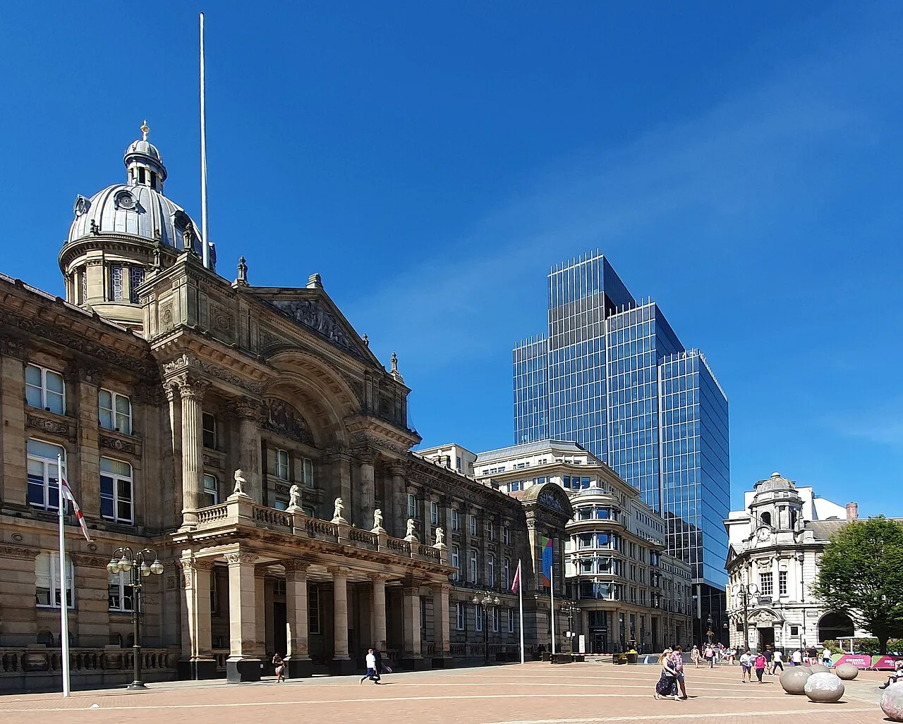 Birmingham Council House and Victoria Square fountain