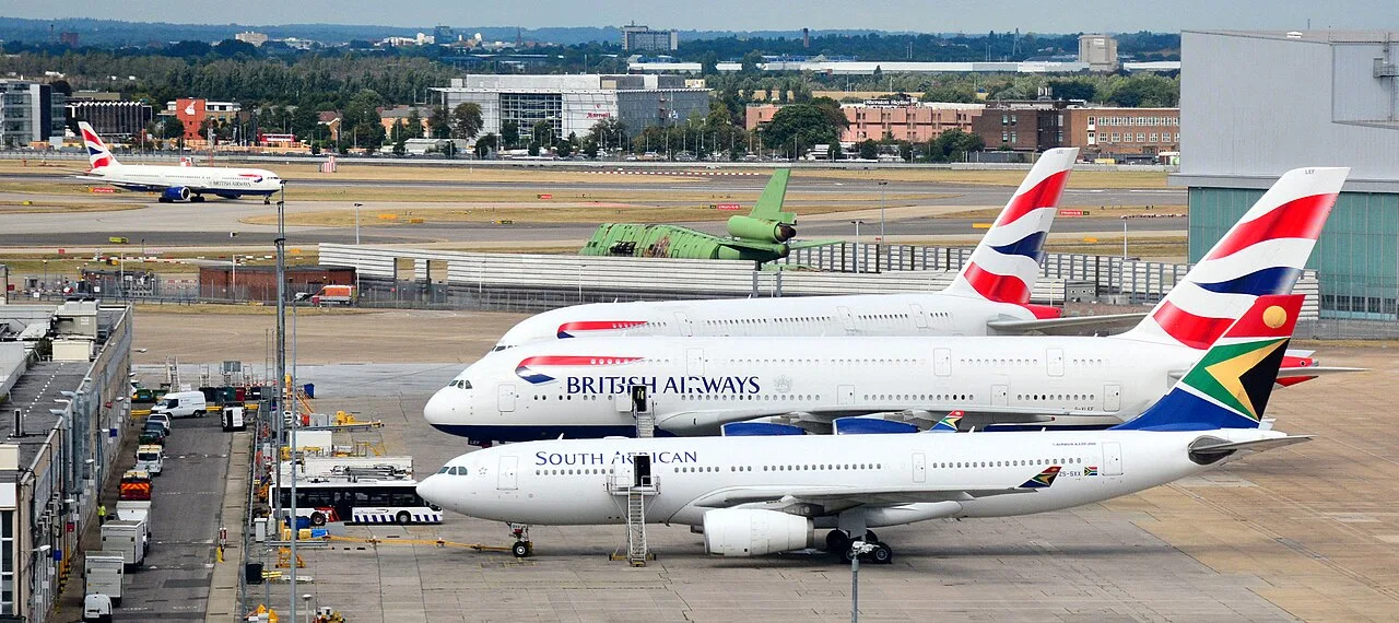 Aerial view on final approach to London Heathrow Airport