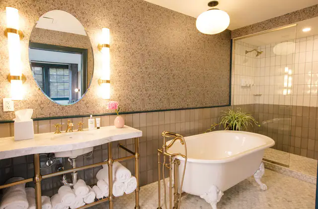 Hotel Clermont, Atlanta — guest room or suite