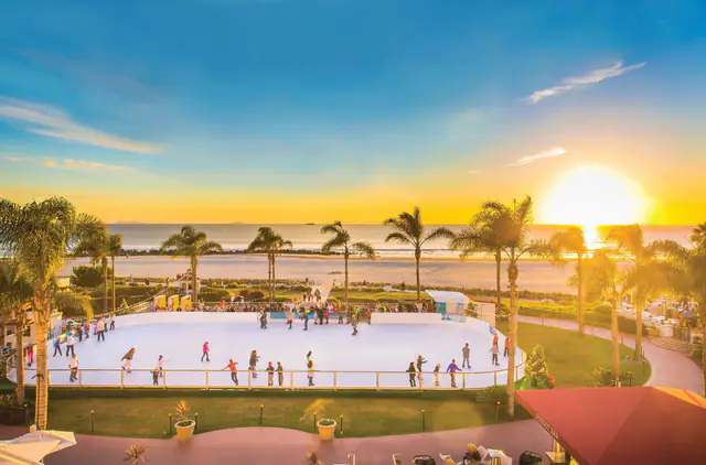 Hotel del Coronado, San Diego — exterior and approach