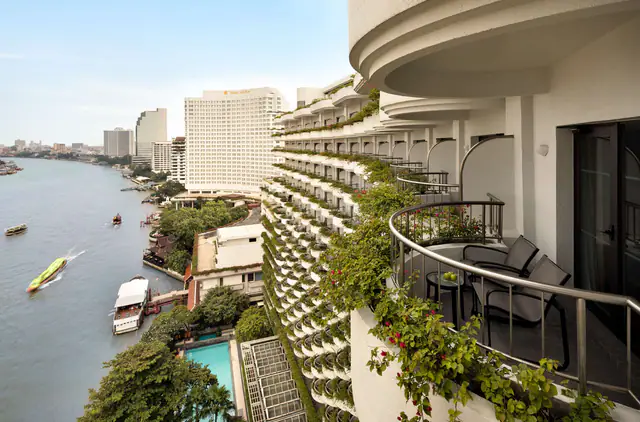 Shangri-La Bangkok, Bangkok — guest room or suite