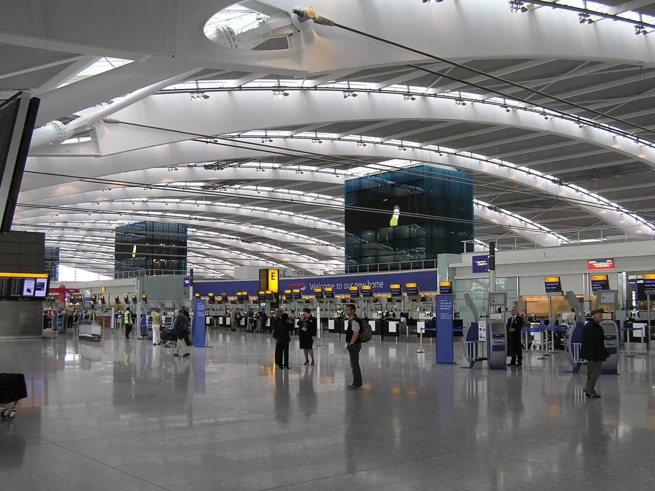 Heathrow Terminal 5 check-in hall — UK261 compensation applies to qualifying UK flight delays.